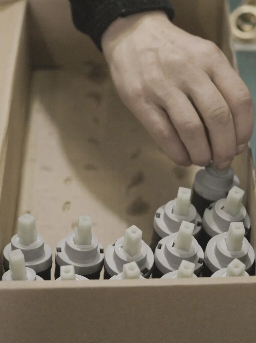 Ceramic cartridge assembly at Janedo faucet factory